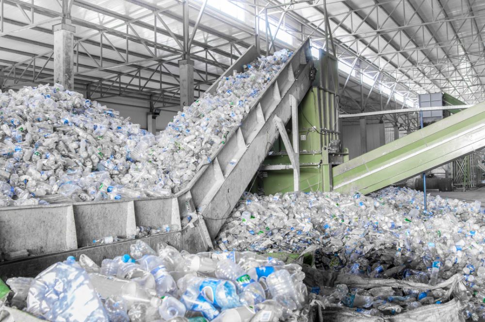 450.000 t Plastikmüll entsteht jährlich